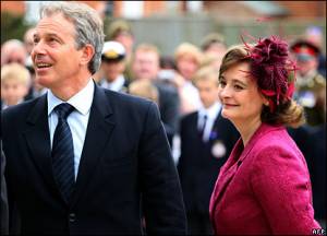 Cherie Blair contro i banchieri 
Difende i pensionati in class action