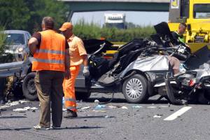 A4, grave incidente: perdono la vita padre e figlio