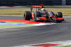 Gp Monza, Hamilton in pole 
Raikkonen terzo, Fisico dietro