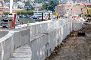 Como, sarà abbattuto 
il muro davanti al lago: 
"Sostituito con paratie"