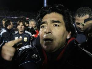 Maradona troppo volgare 
E' nel mirino della Fifa