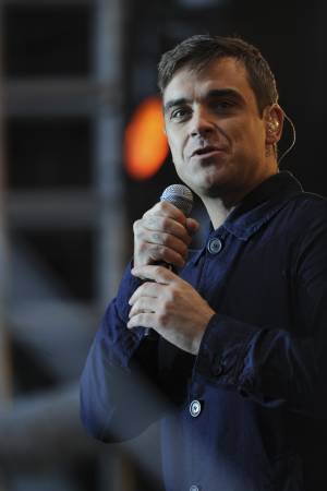 Robbie Williams: "Ho rischiato la fine di Michael Jackson. E ho ancora paura"