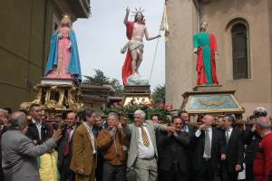 "Rito senza 'ndrangheta" 
Spari sulla casa del priore 
Parroco: stop processione