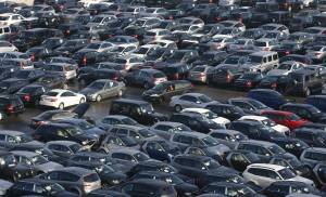 Tonfo del mercato dell'auto a ottobre: -28,8%