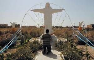 I cristiani costretti a vivere nelle catacombe dell’Irak