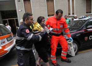 Maxi-incendio in 2 palazzi 
Rogo in viale Fulvio Testi 
"Un morto, 6 feriti gravi"