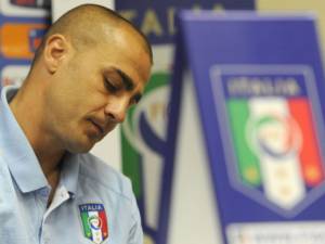 Fabio Cannavaro appende le scarpe al chiodo: 
"Sono dispiaciuto, il calcio è tutta la mia vita"