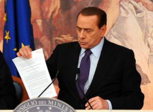 Crediamoci ancora 
Solo Berlusconi può 
toglierci dal pantano