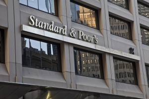 Nuova sforbiciata di S&P 
Tocca agli enti locali: 
declassata pure Milano