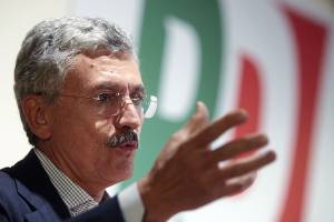 D'Alema fa il rottamatore 
del socialismo europeo 
E ripropone il solito Ulivo