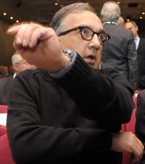 In Italia la Fiat manterrà tutti i posti di lavoro E Marchionne: "Viviamo la tirannia della Fiom"