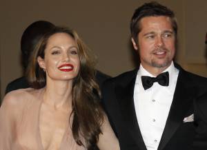 Angelina e Brad sposi  Adesso crolla il mito  degli eterni fidanzati