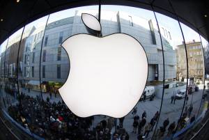 Il "trucchetto" di Apple: con le filiali all'estero paga meno tasse