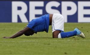 Buon esordio azzurro Scoppia il caso Balotelli