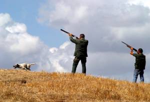 La caccia apre in anticipo e ripartono le polemiche