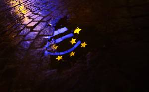 L'Euro affonda per la crisi