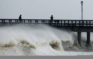 Sandy arriva a New York: città bloccata, 375mila evacuati. Resta chiusa persino Wall Street