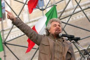 Grillo contro Renzi :"Ha usato Firenze come un trampolino"