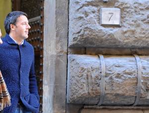 Il sindaco di Firenze, Matteo Renzi, lascia il suo ufficio a Palazzo Vecchio