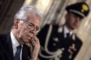 Mario Monti rassegna le dimissioni