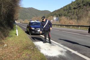 Terni, albanesi in fuga su un'auto: morta ragazza nello scontro