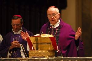 Bergoglio, il gesuita che sfidò Ratzinger e ora gira in tonaca
