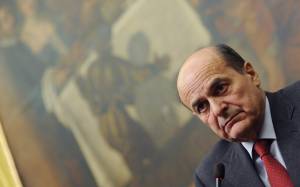 Il premier incaricato Pier Luigi Bersani al termine delle consultazioni