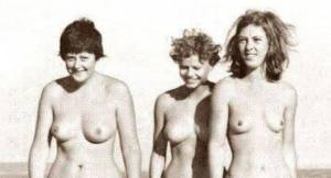 Merkel giovane e nuda: la foto fa il giro del web