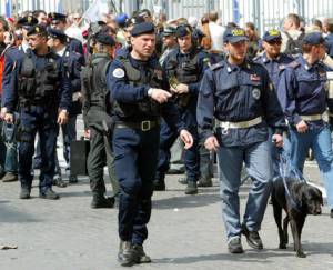 Allarme bomba: evacuata sede de l'Unità on-line