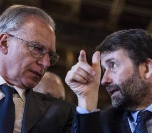Cene, accordi, conte segrete: ecco il piano Pd anti Renzi