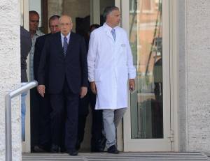 Napolitano poco dopo un controllo medico all'Istituto dermatologico San Carlo