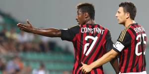 Trofeo Tim, cori razzisti contro Kevin Constant Il rossonero lascia il campo