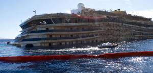 Trasporto relitto della Concordia: "Possibile rilascio di idrocarburi"