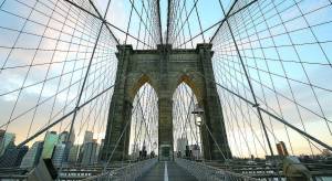 Un ponte per fare shopping  nella New York natalizia