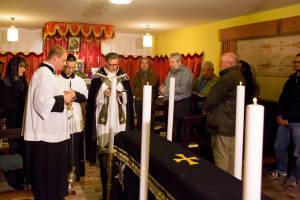 Don Floriano Abrahamowicz celebra un requiem per l'amico Erich Priebke