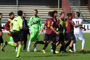 Dopo il derby della vergogna Nocerina sconfitta 3-0 a tavolino