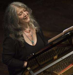 «Ecco la Argerich, la dea del piano»