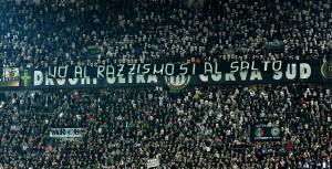 Assurdità allo stadio: entrano gli ultras ma i bimbi no