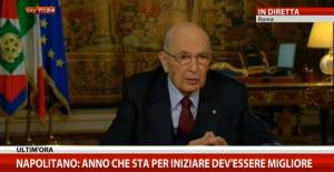 Napolitano chiede sacrifici  ma vive in una reggia