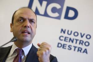 Attacchi ai vertici e faide, Ncd si ribella ad Alfano