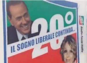 A Roma camper con foto di Silvio e Marina Berlusconi