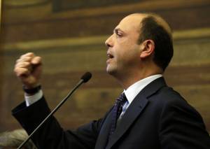 Ncd, Alfano apre a Renzi: "No a governi di sinistra"