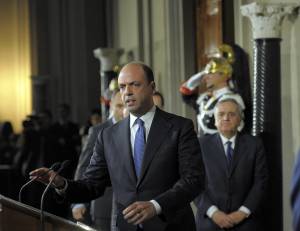 Alfano in crisi di nervi