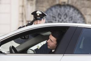 Renzi al Colle alla guida della Giulietta bianca