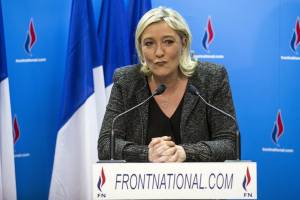 Viaggio nel fortino del Front National:  "Solo Marine fermerà banche e immigrati"