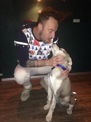 Francesco Facchinetti col suo cane