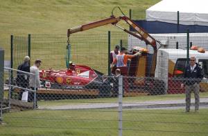 F1, Gp Silverstone: paura per Raikkonen