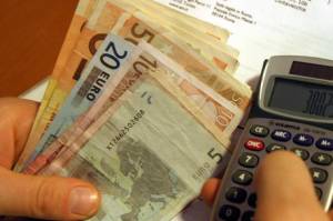 La crisi taglia i redditi: 6.700 euro in meno in soli dieci mesi