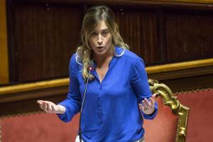 Travaglio processa la Boschi: "Sembra una suora ma..."