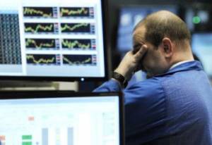 Grecia, borse il calo, Milano prede tre punti, sale lo spread